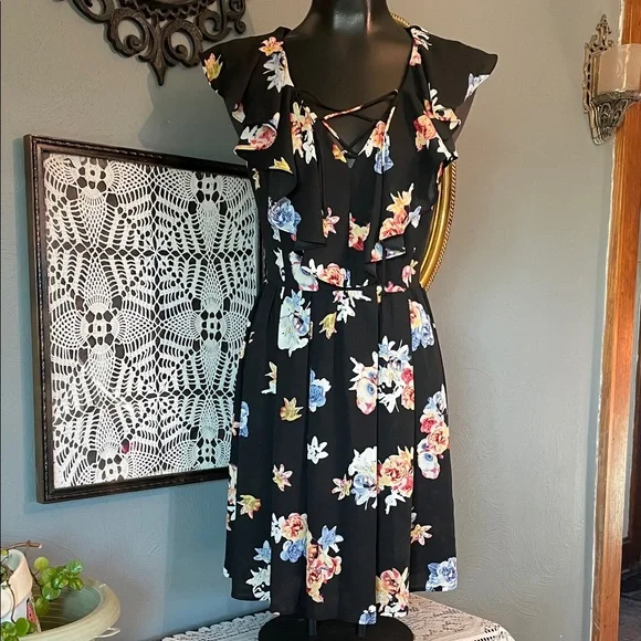 Express Black Floral Mini Dress - Picture 1 of 7